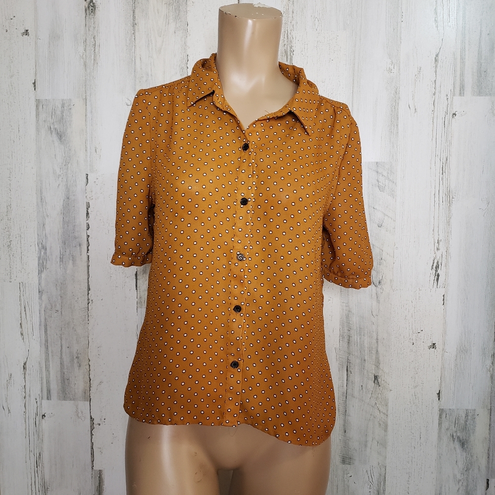 Forever 21 polka dot button shirt size S